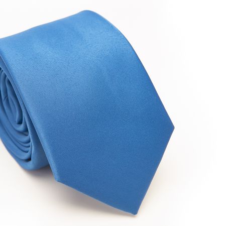 Gravata-Tradicional-lisa-Azul-Royal